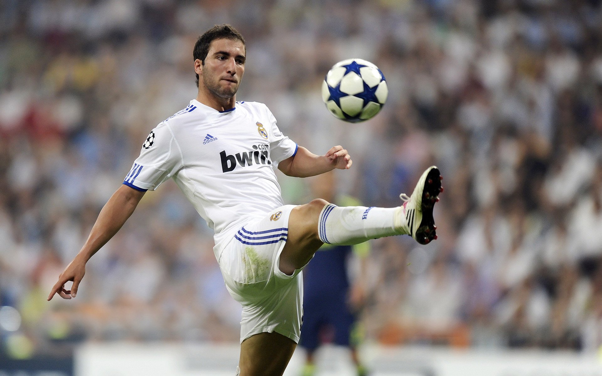 西甲巴萨不敌毕尔巴鄂,登贝莱因伤退场,登贝莱巴萨转会费